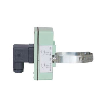 Magnetic driven liquid level switch